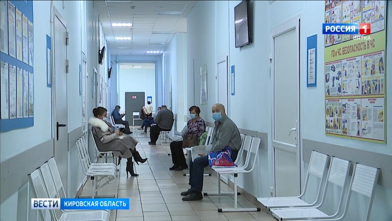 Кировчанам рекомендовали носить маски в общественных местах