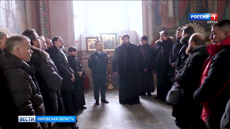 Сотрудники МЧС проверили пожарную безопасность в храмах Кирова