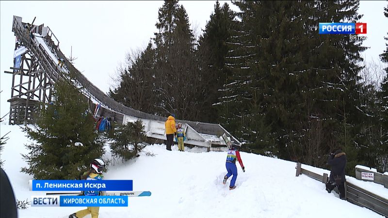 В Ленинской Искре прошли соревнования по прыжкам на лыжах с трамплина