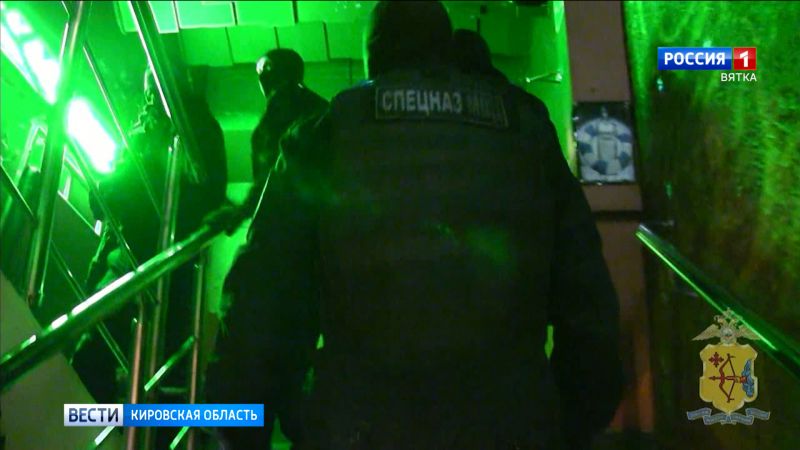 Полиция и спецназ провели проверки кировских ночных клубов