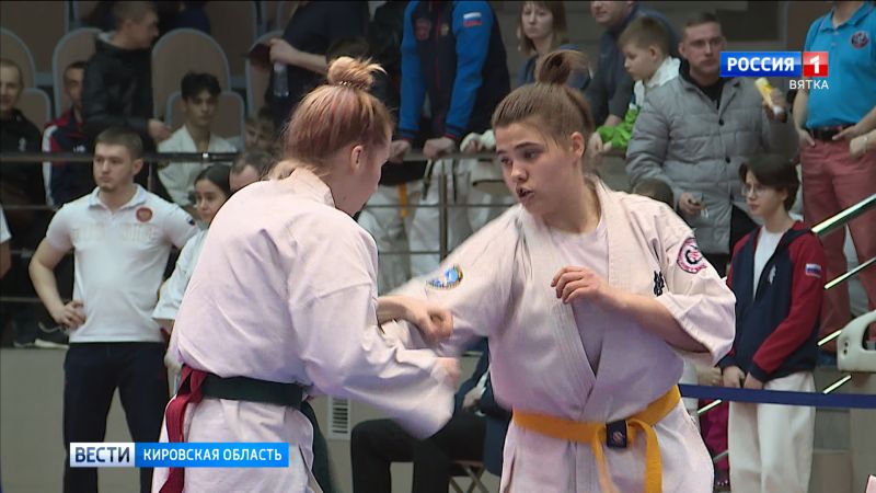 В Кирове прошло окружное первенство и чемпионат по киокусинкай карате