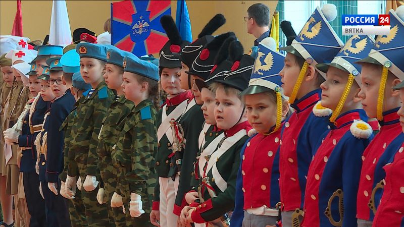 В Кирове прошел городской смотр-конкурс «Парад исторических войск»