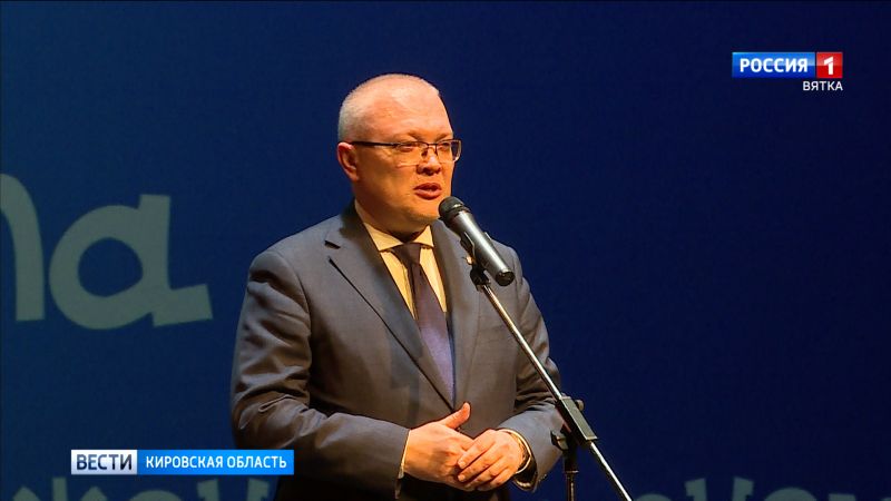 Александр Соколов поздравил жен и матерей военнослужащих с 8 Марта