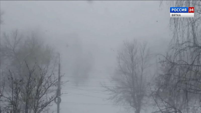 В Кирове прогремела мартовская гроза