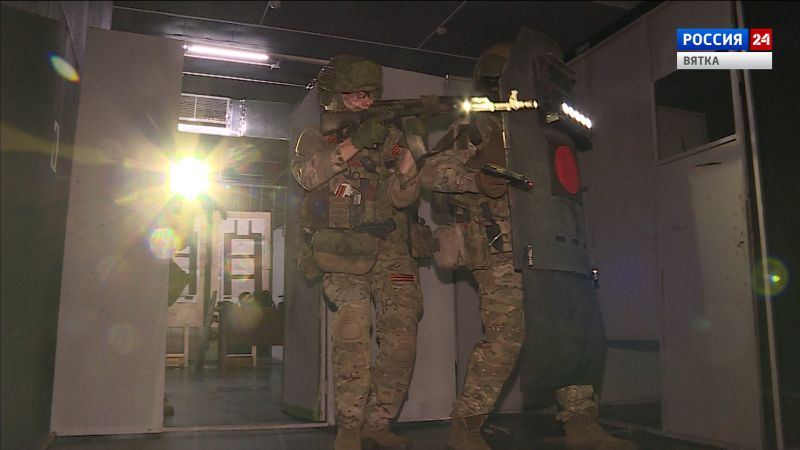 СОБР «Щит» управления Росгвардии по Кировской области отмечает 30-летие