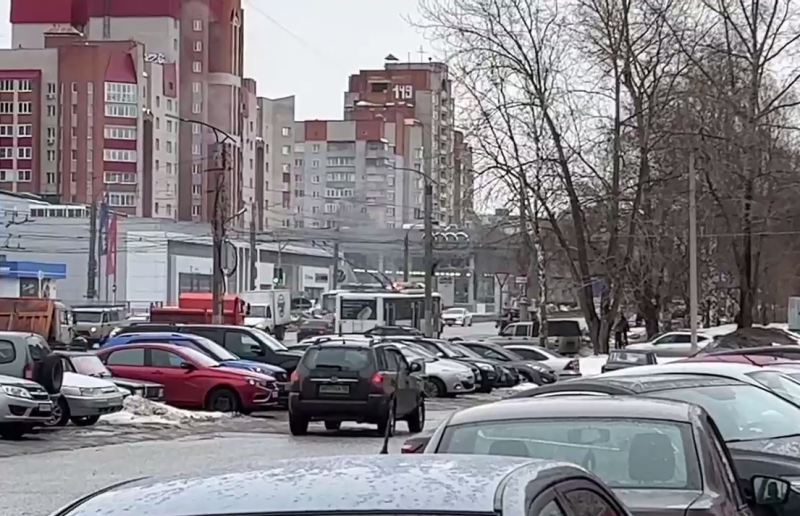 В Кирове на улице Московской загорелся троллейбус
