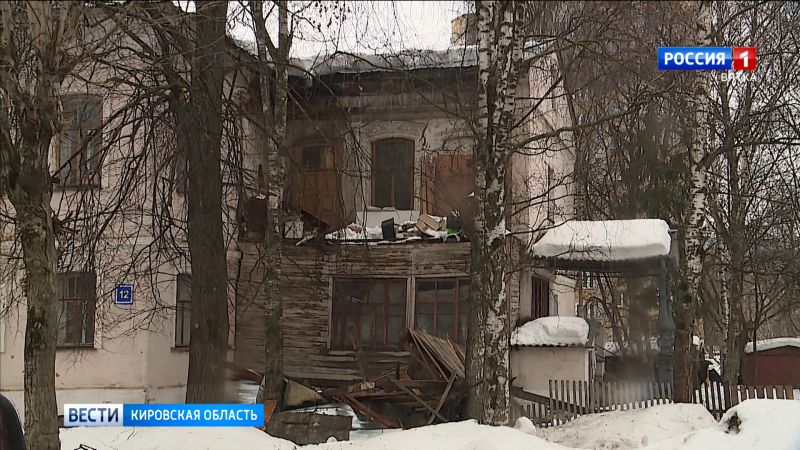 В Кирове обрушился пристрой к историческому дому купца Микулина