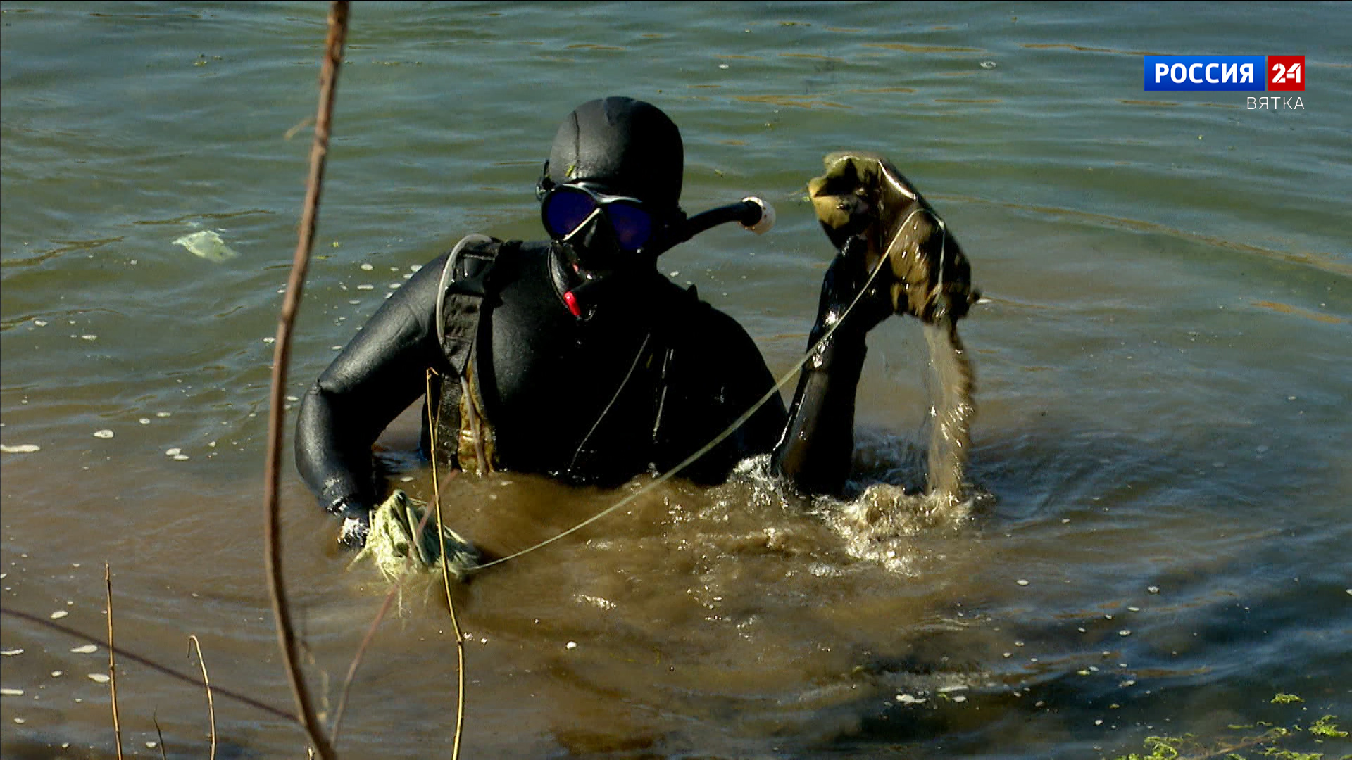 В районе Ежовского озера прошел субботник
