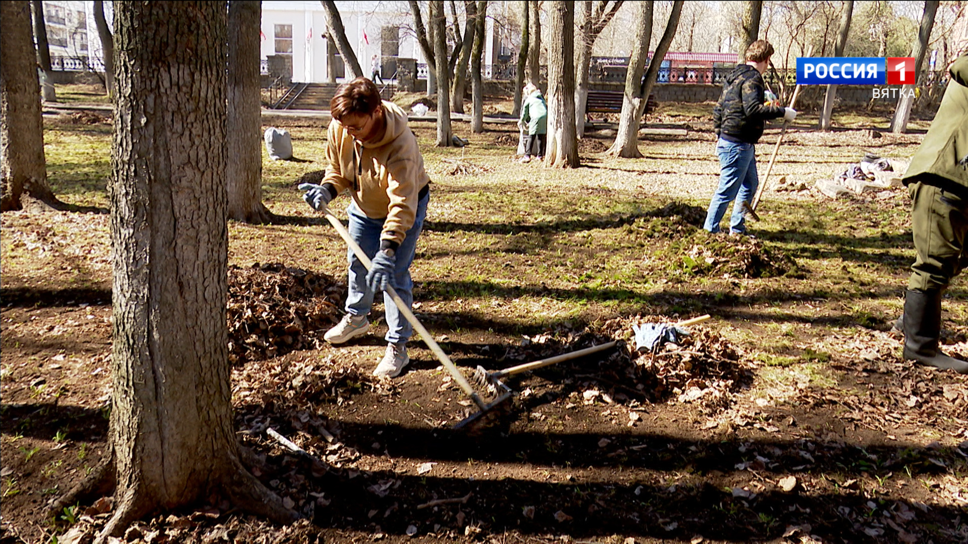 Работники СМИ и пресс-служб Кирова присоединились к общероссийскому субботнику
