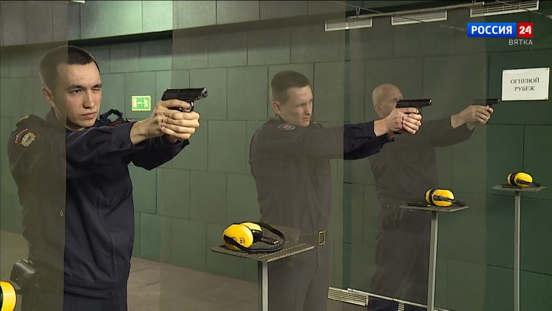 В Кирове прошел конкурс «Лучший по профессии» среди сотрудников патрульно-постовой службы