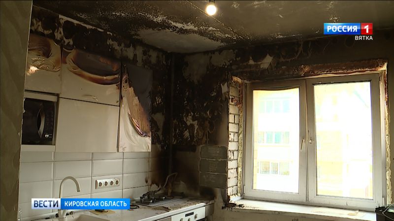 В слободе Никольской в результате удара молнии в газовую трубу возник пожар в доме