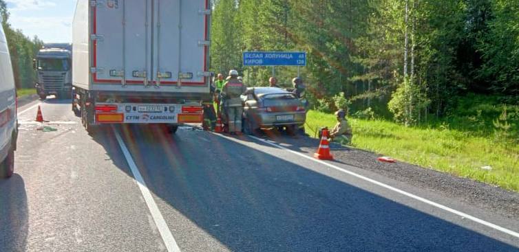 В результате ДТП в Омутнинском районе один человек погиб, четверо получили травмы