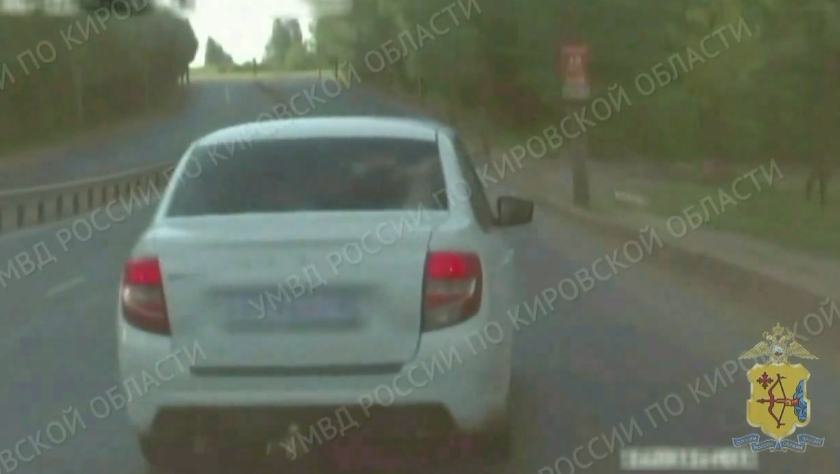 19-летний пьяный житель Пермского края устроил гонки с полицией в Кирове