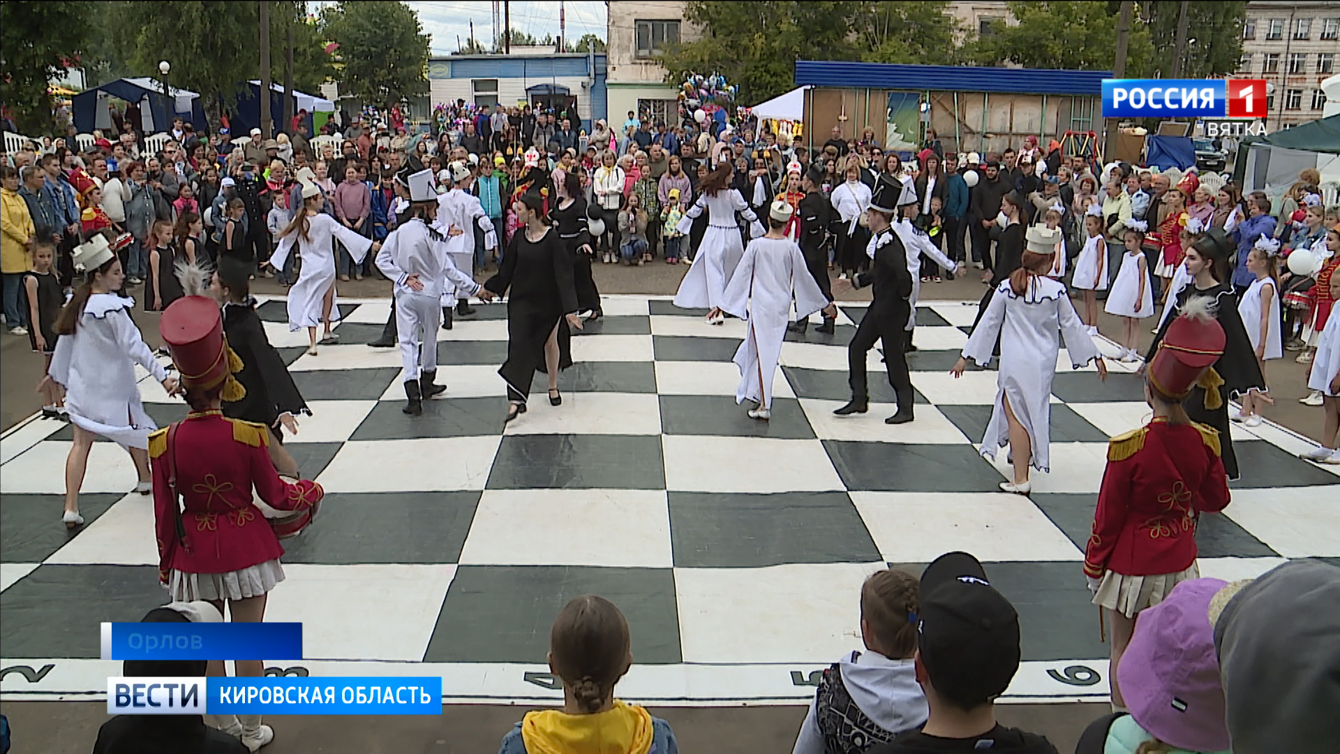 В Орлове прошел традиционный праздник «Орловская ладья»