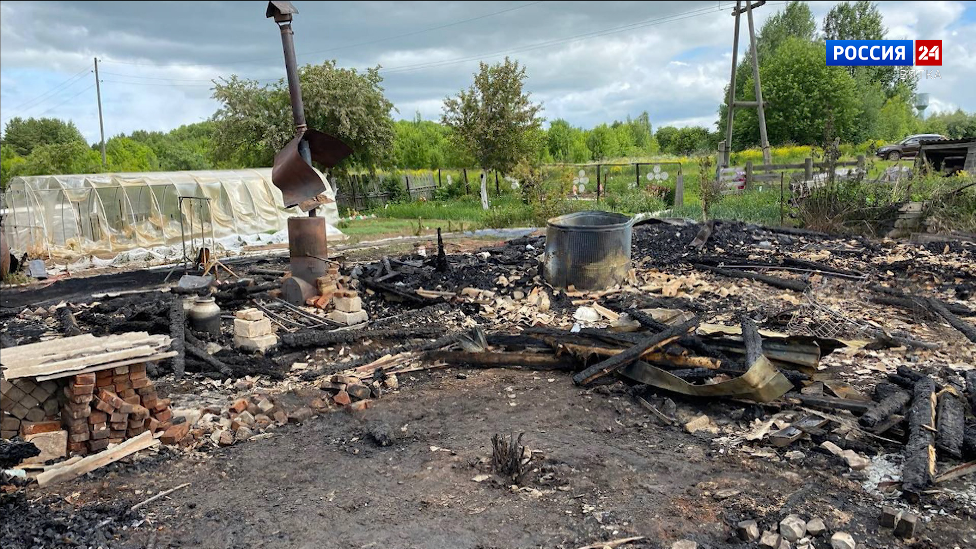 В Зуевском районе на пожаре в доме погибли два человека