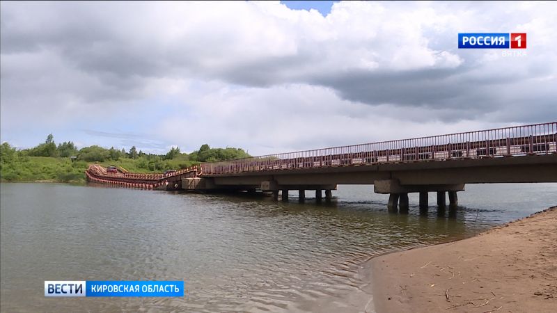 Из-за снижения уровня воды пришлось ограничить проезд по мосту в Каринторф