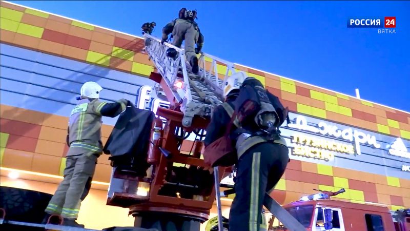 Кировские пожарные провели тренировку в торговом центре
