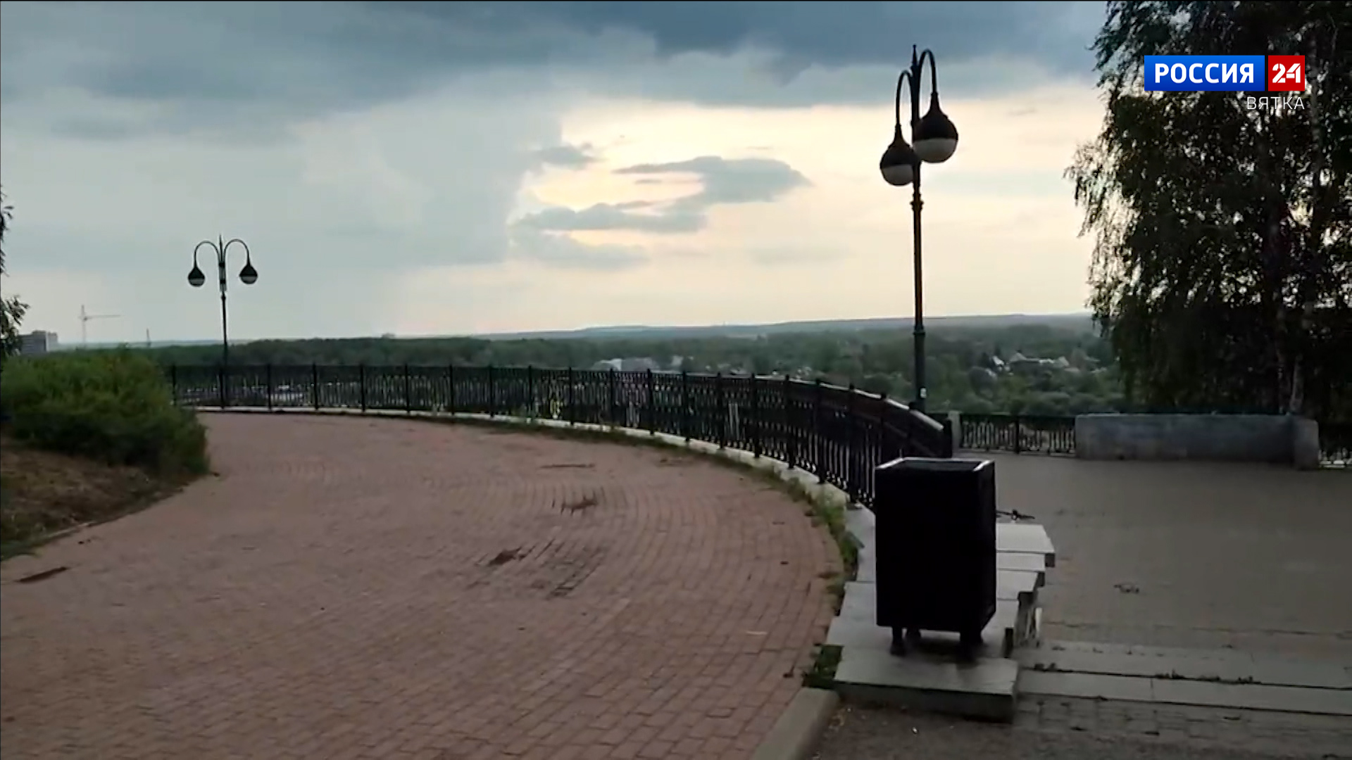 В Кирове и области продолжает действовать метеопредупреждение