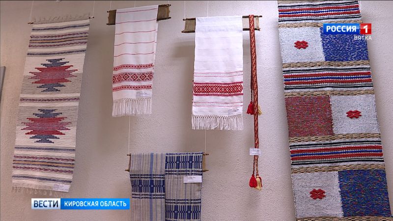 В музее дымковской игрушки открылась выставка народных ремесел «Живая нить»