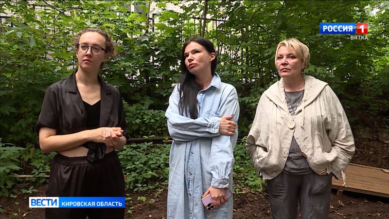 Жильцы дома на Дерендяева бьют тревогу из-за аварийного здания и антисанитарии