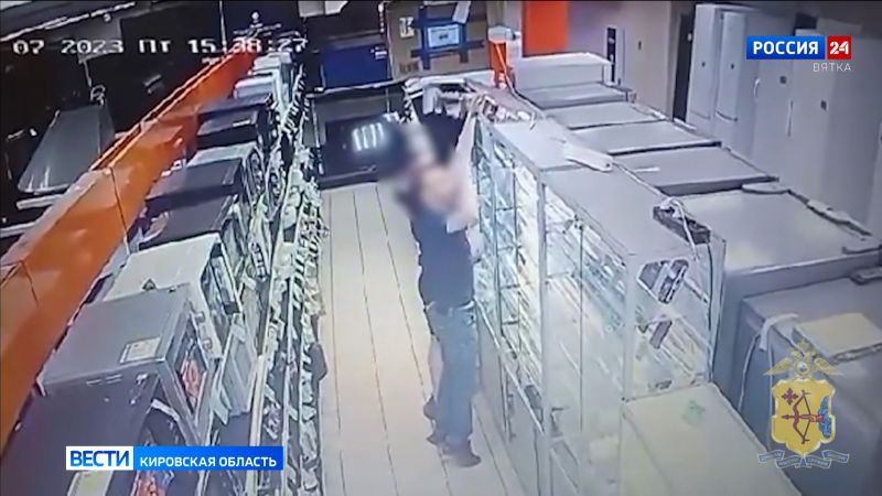 В Кирове задержали подозреваемых в краже 9 смартфонов из магазина