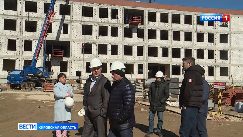 В Кирове проверили ход строительства новых школ