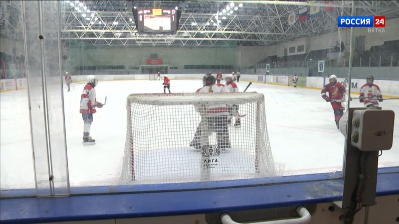 В Кировской области стартовал хоккейный турнир «Хрустальная тиара»