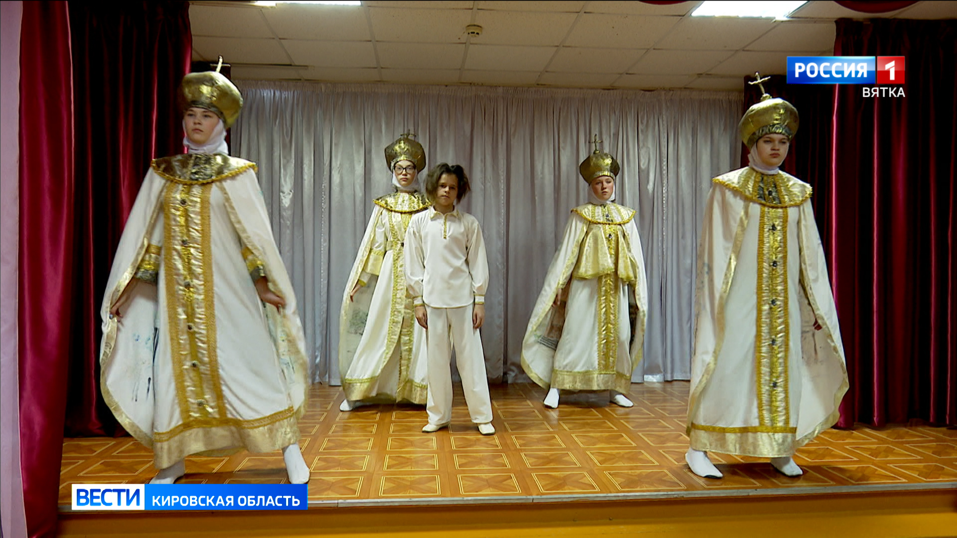 Дети из школы-интернат № 1 города Кирова создали коллекцию костюмов «Вятка православная»