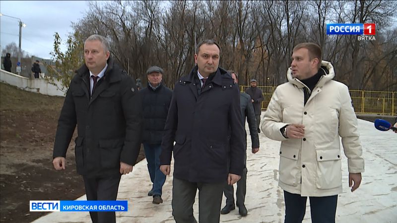 Киров с рабочим визитом посетил замминистра строительства и ЖКХ России Алексей Ересько