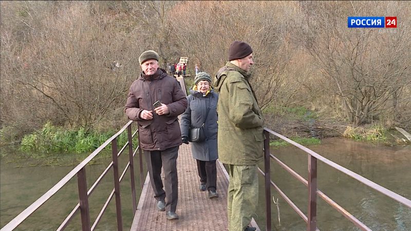 Волонтеры и общественники привели в порядок территорию возле «Ежовских родников»
