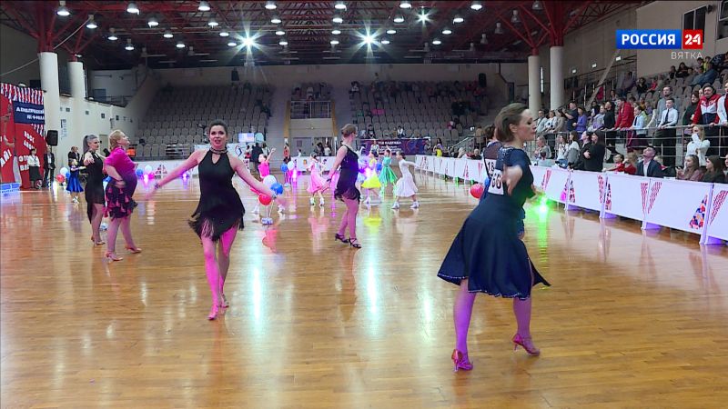 В Кирове состоялся танцевальный турнир «Давайте потанцуем»