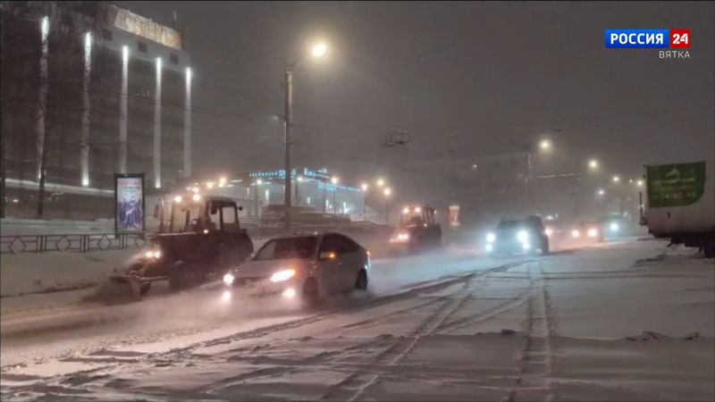 Александр Соколов поручил организовать своевременную расчистку дорог в районах области