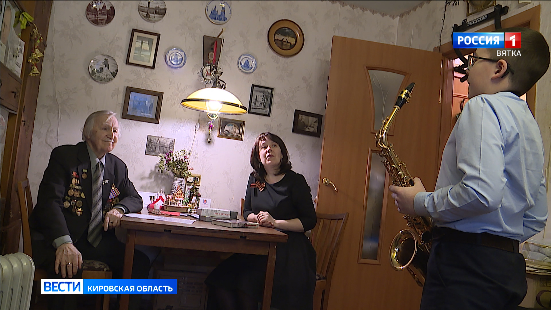 Читатели библиотеки имени Альберта Лиханова поздравили блокадника Ленинграда Юрия Павлухина