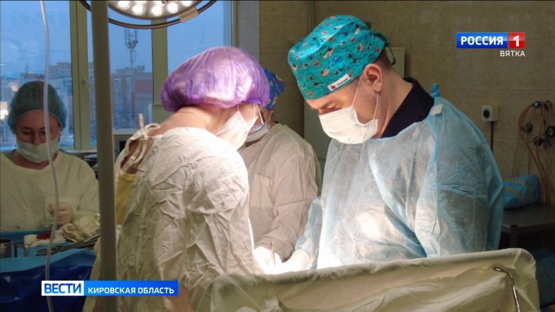 Врач-онколог из Кирова награждён медалью Луки Крымского