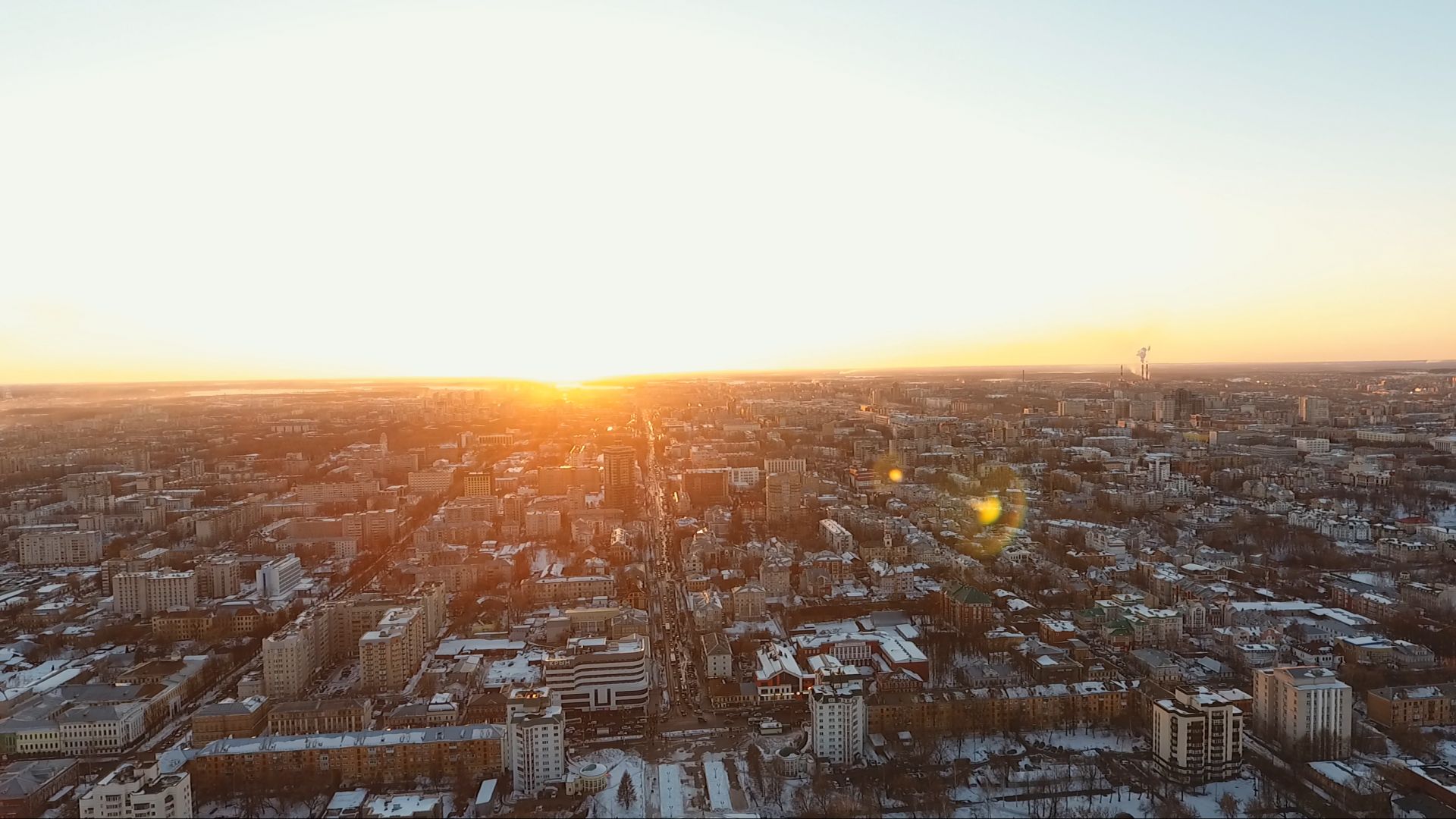 В Кирове на школьника упала глыба льда