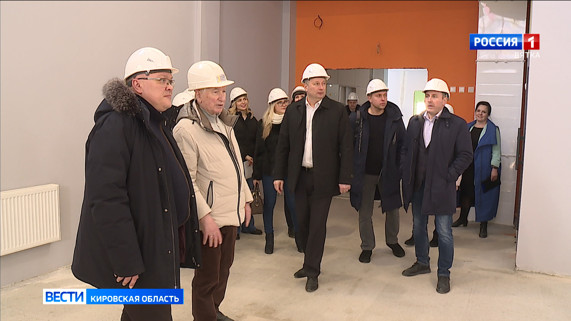 Александр Соколов проверил ход строительства школы в Чистых прудах