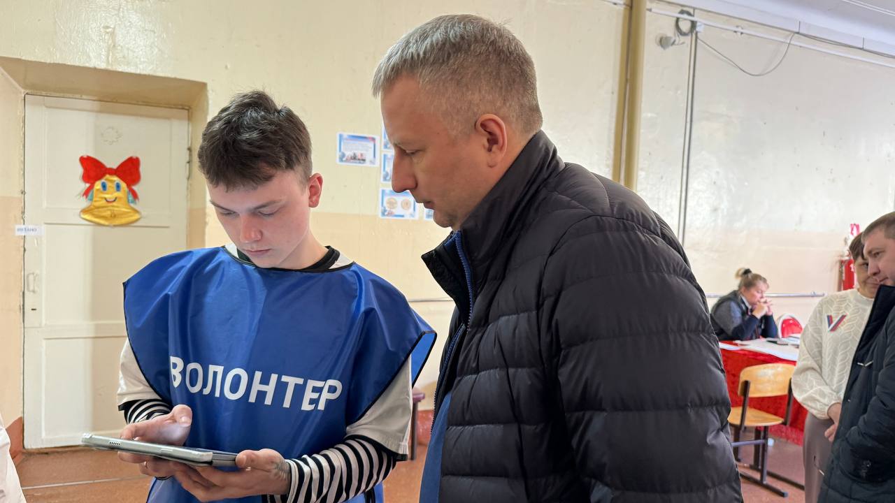 Члены правительства Кировской области продолжают отдавать голоса на выборах Президента