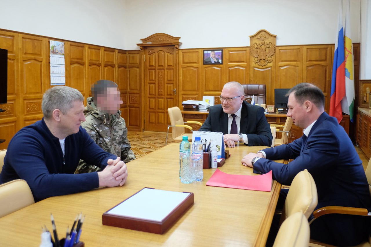 Александр Соколов встретился с кировчанином — Героем Российской Федерации