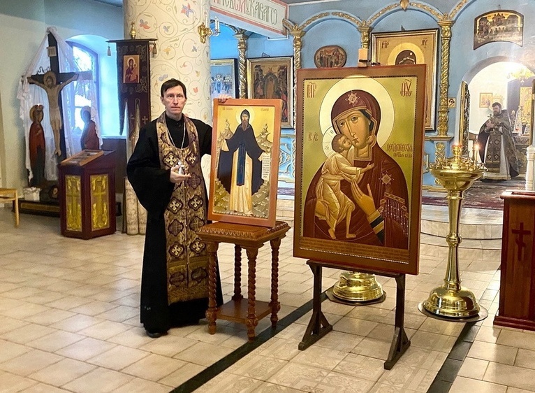 Всехсвятский храм Кирово-Чепецка украсят новые иконы