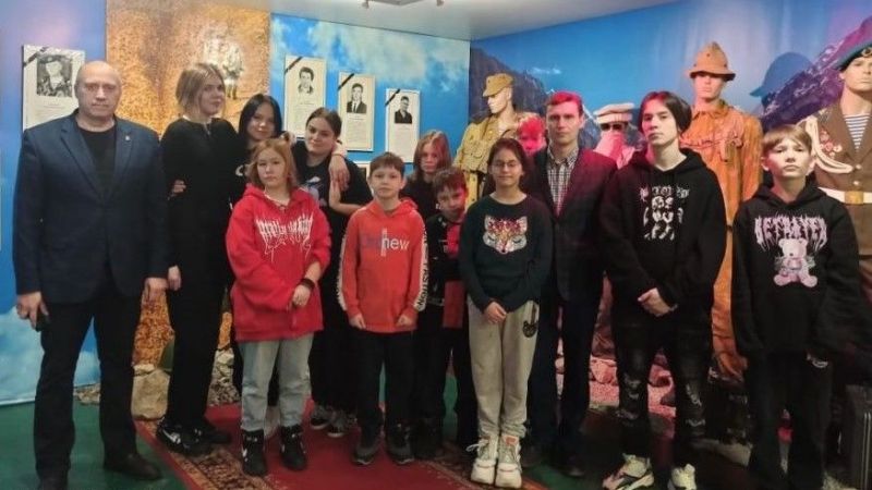 Дети-сироты посетили музей «Боевого братства»