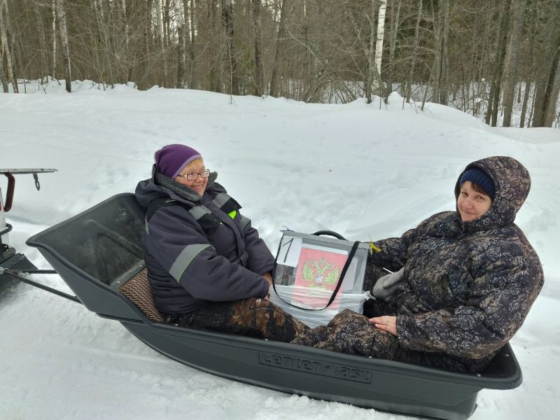 К избирателю в санях-волокушах: в Кильмезском районе охотники помогли избиркому