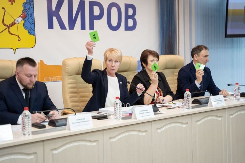 В Кирове родителям, детей не получившим места в садиках у дома, будут выплачивать соцподдержку