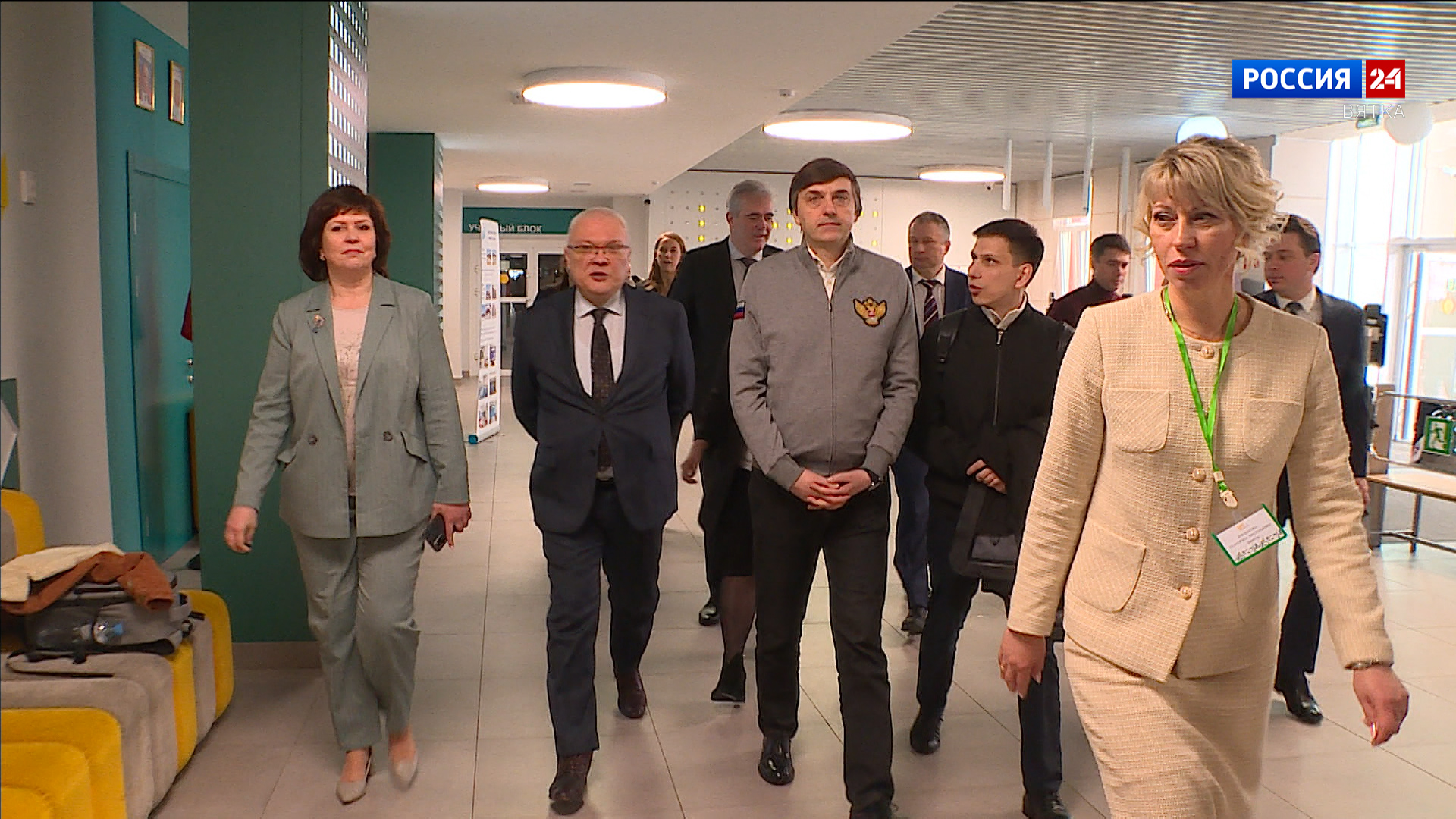 Киров посетил министр просвещения России Сергей Кравцов