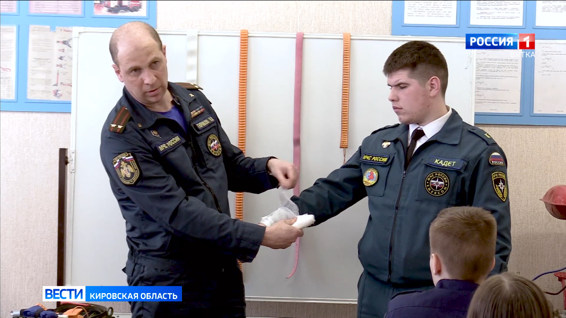 В Кирове кадеты МЧС России осваивают навыки первой помощи