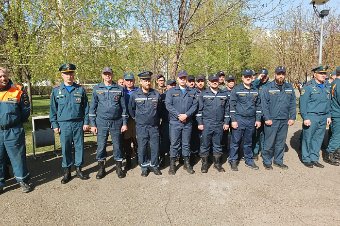 Губернатор Соколов поручил поощрить отличившихся спасателей, помогавших жителям Оренбуржья