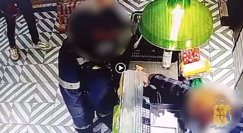 Жителю Кирова предъявили обвинение в избиении подростка