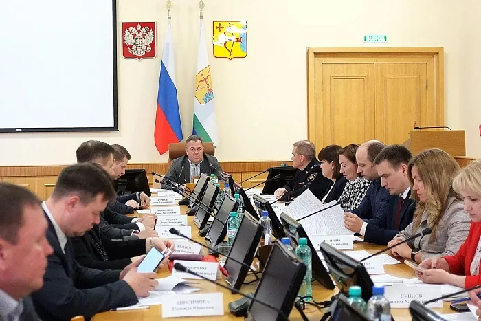 «Зебры» вблизи школ Кировской области обновят