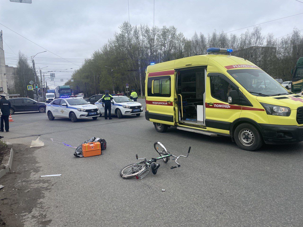 В Кирове на перекрестке грузовик насмерть сбил ребенка