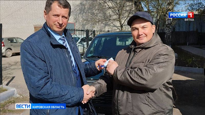 Ветеринары Нолинска и Зуевки получили новые автомобили