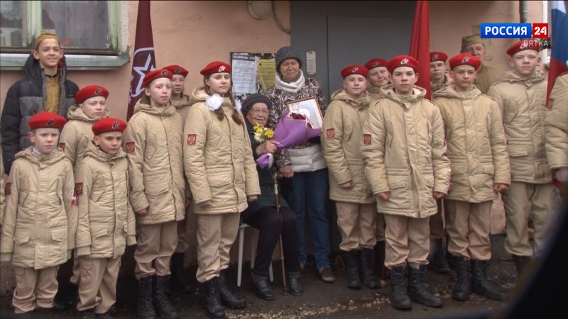 Для ветеранов в Кировской области организуют концерты во дворах